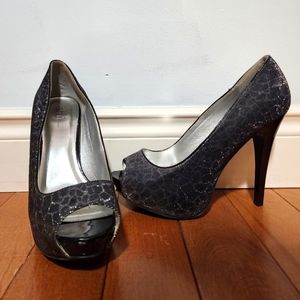 Size 12 Shi by Journey black sparkled leopard print heels